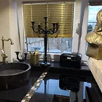 Hollywood Apartman *