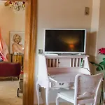 Apartman Hollywood