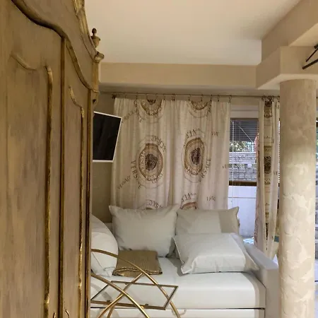 Hollywood ミエンジズドロイェ