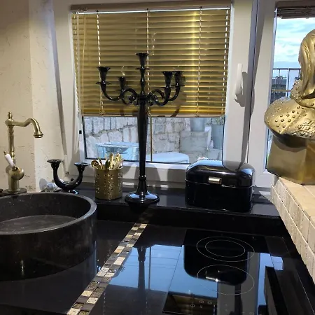 Hollywood アパート *