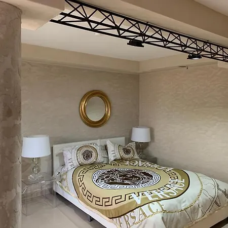 アパート Hollywood