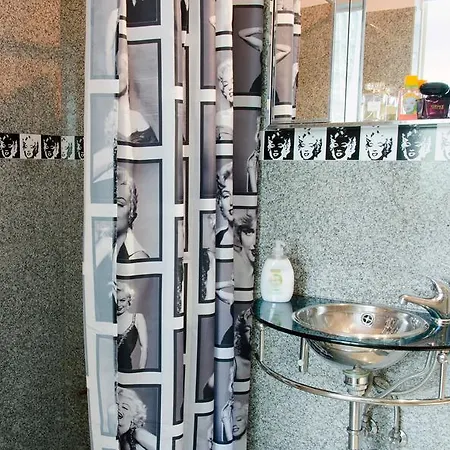 Hollywood アパート *