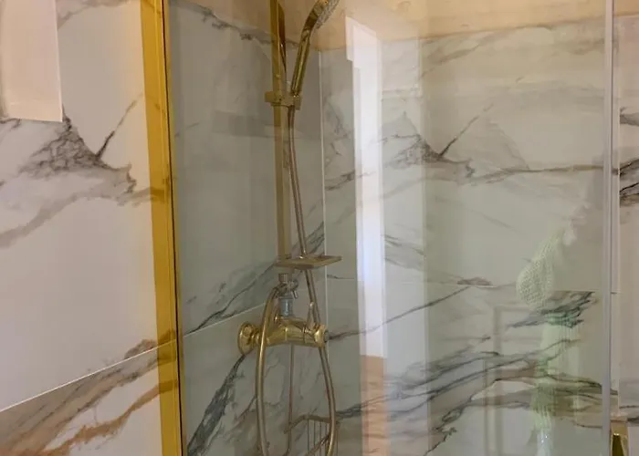 Hollywood 아파트 *